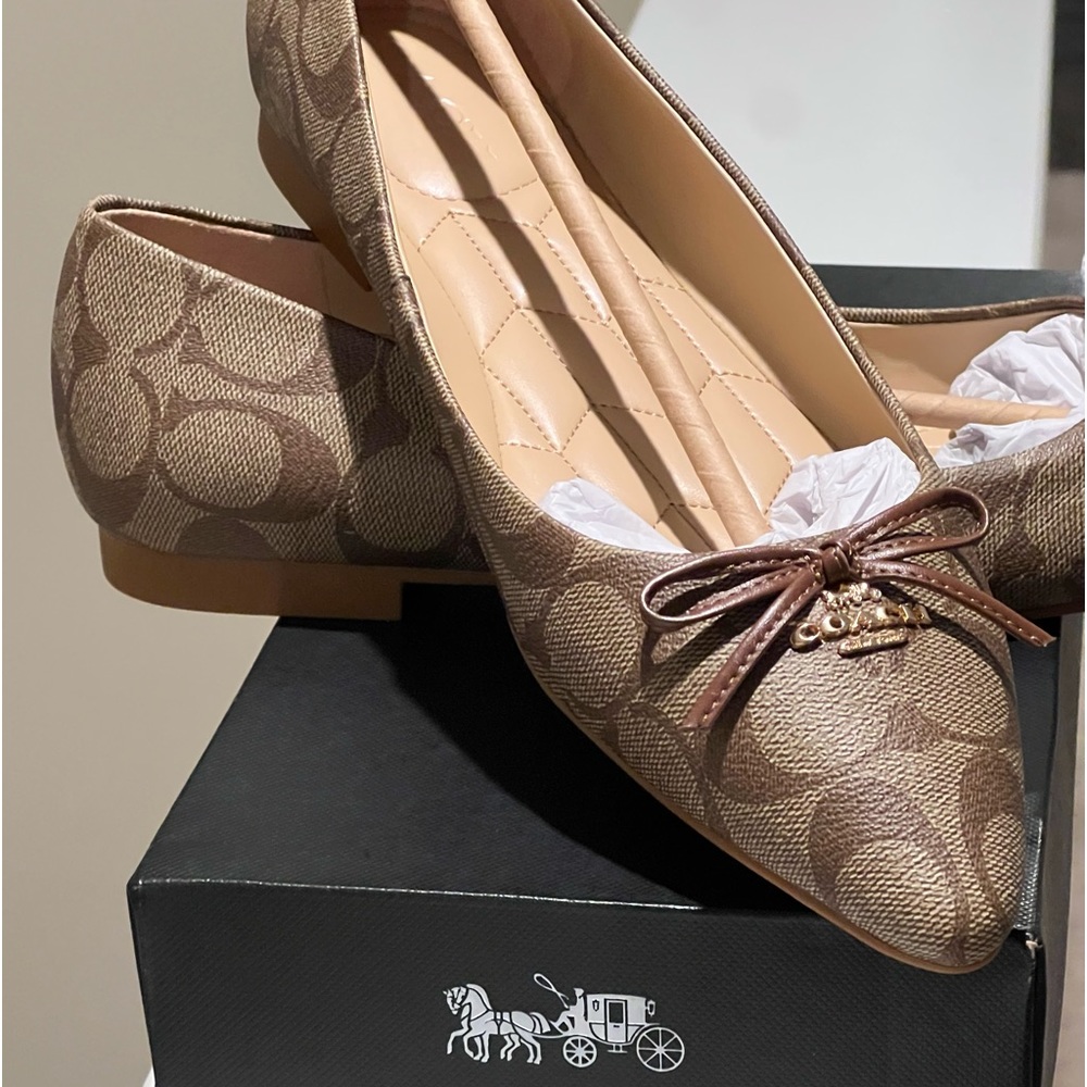 Coach flats